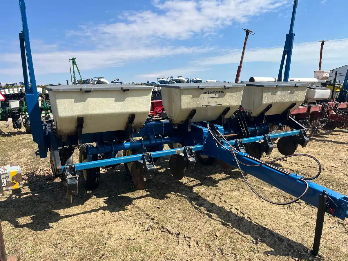 Gallery image 2 for Used Kinze 900SF Planter