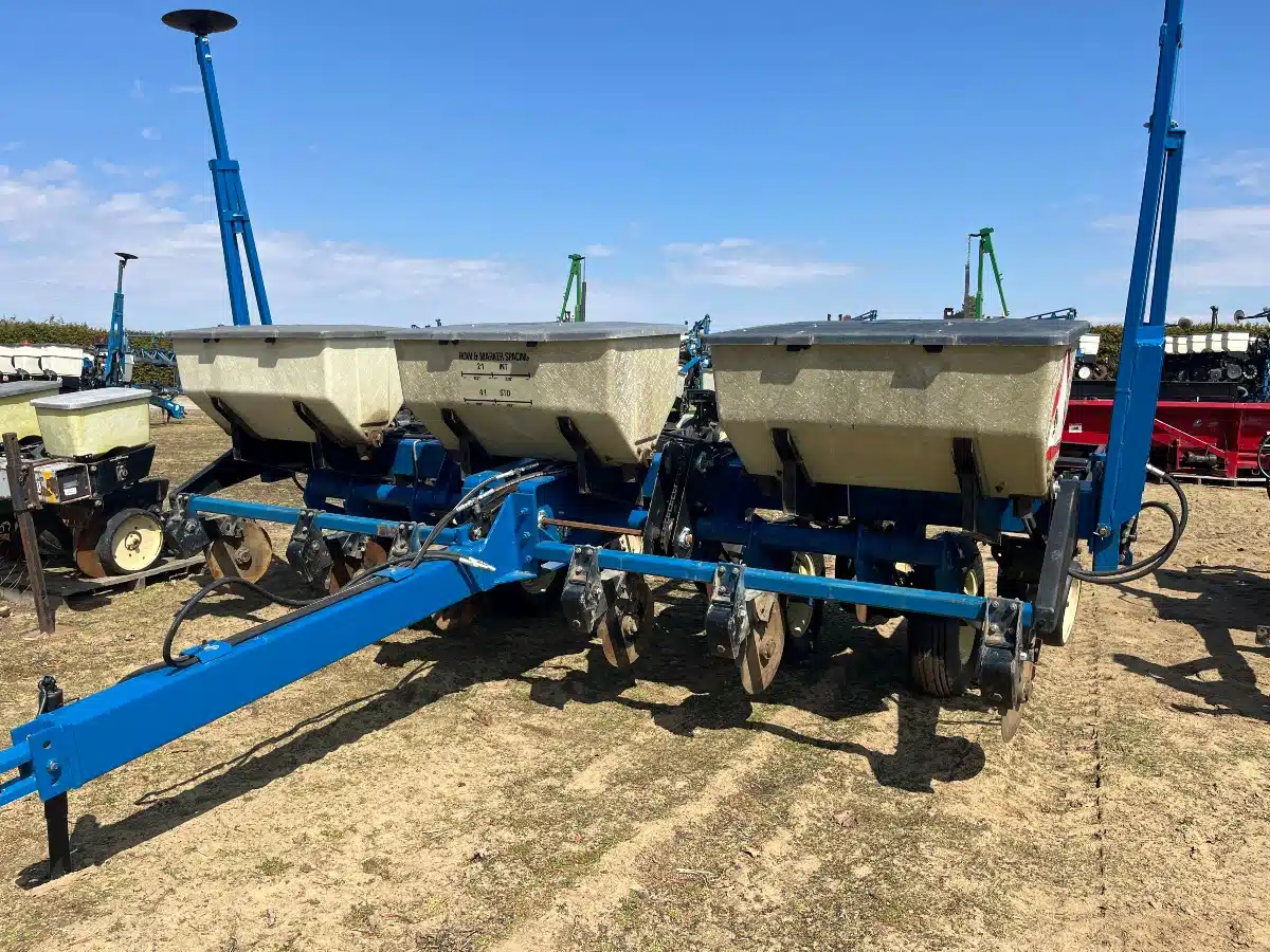 Gallery image 1 for Used Kinze 900SF Planter