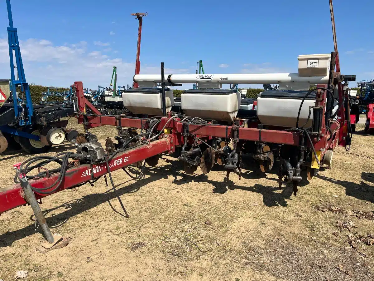 Gallery image 1 for Used White 6100 Planter