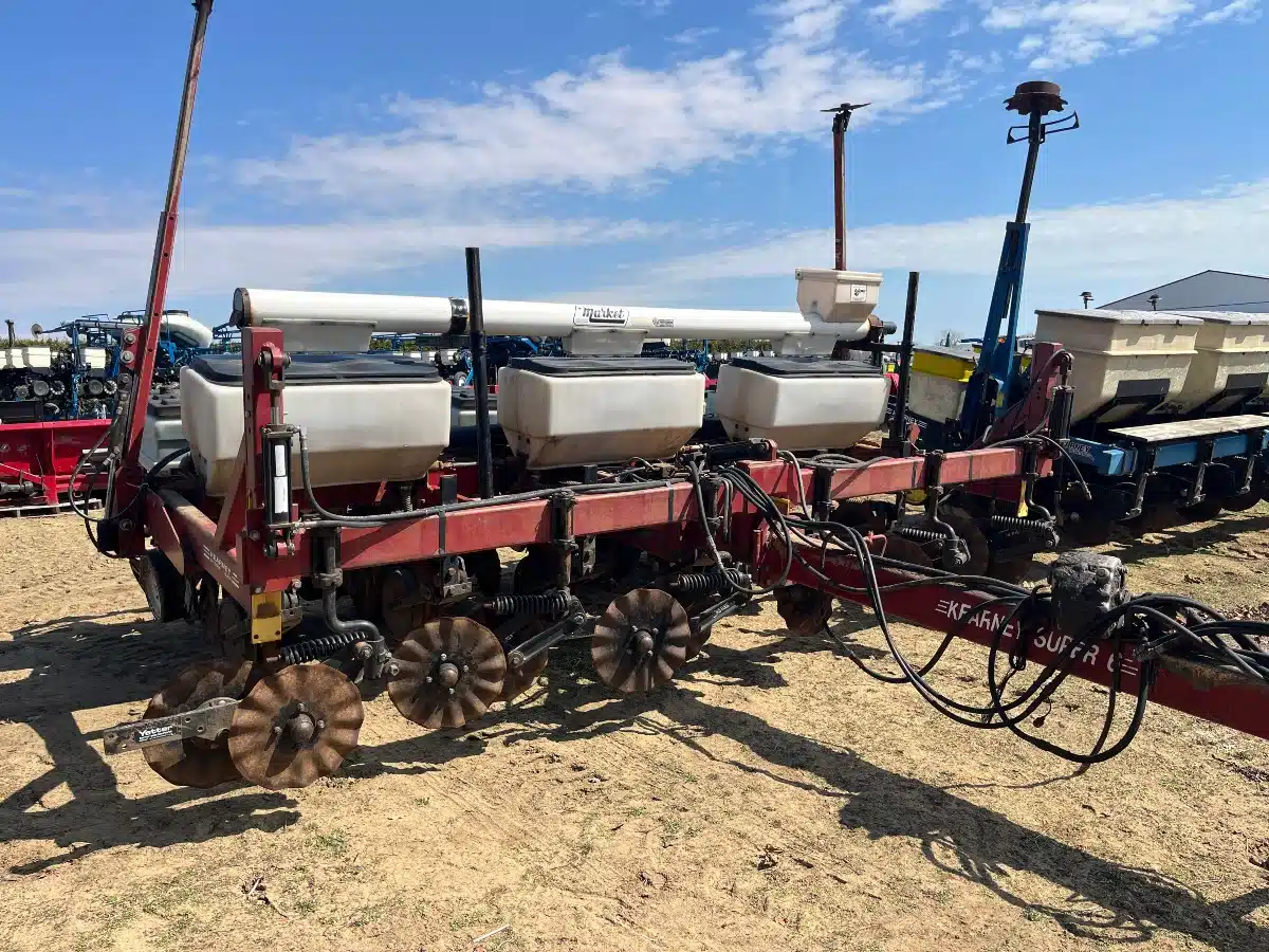 Gallery image 2 for Used White 6100 Planter