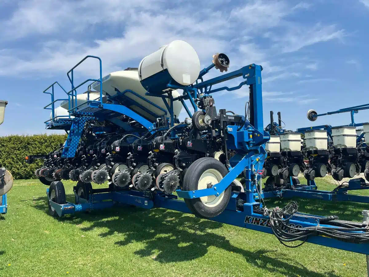 Gallery image 2 for Used 2014 Kinze 3660 Planter
