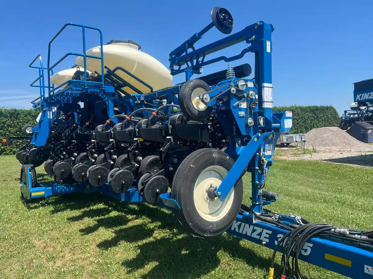Gallery image 2 for New 2024 Kinze 3605 Planter