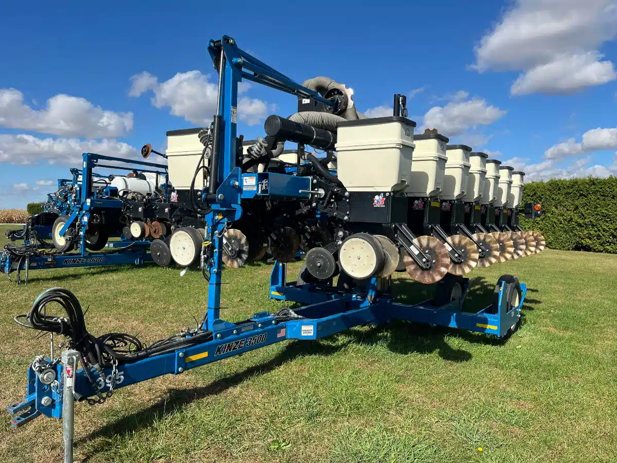 Used 2016 Kinze 3500 Planter
