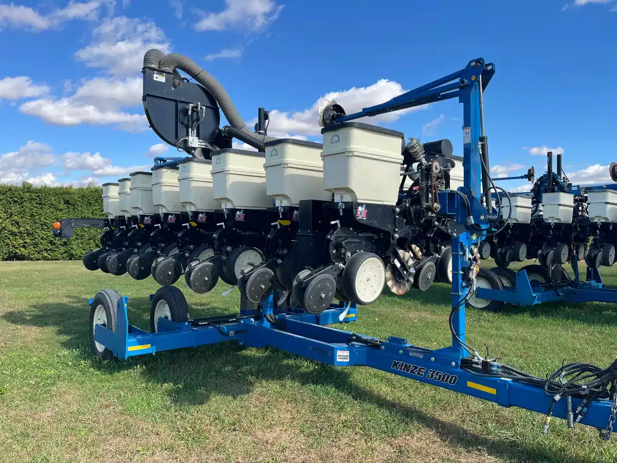 Gallery image 2 for 2016 Kinze 3500 Planter