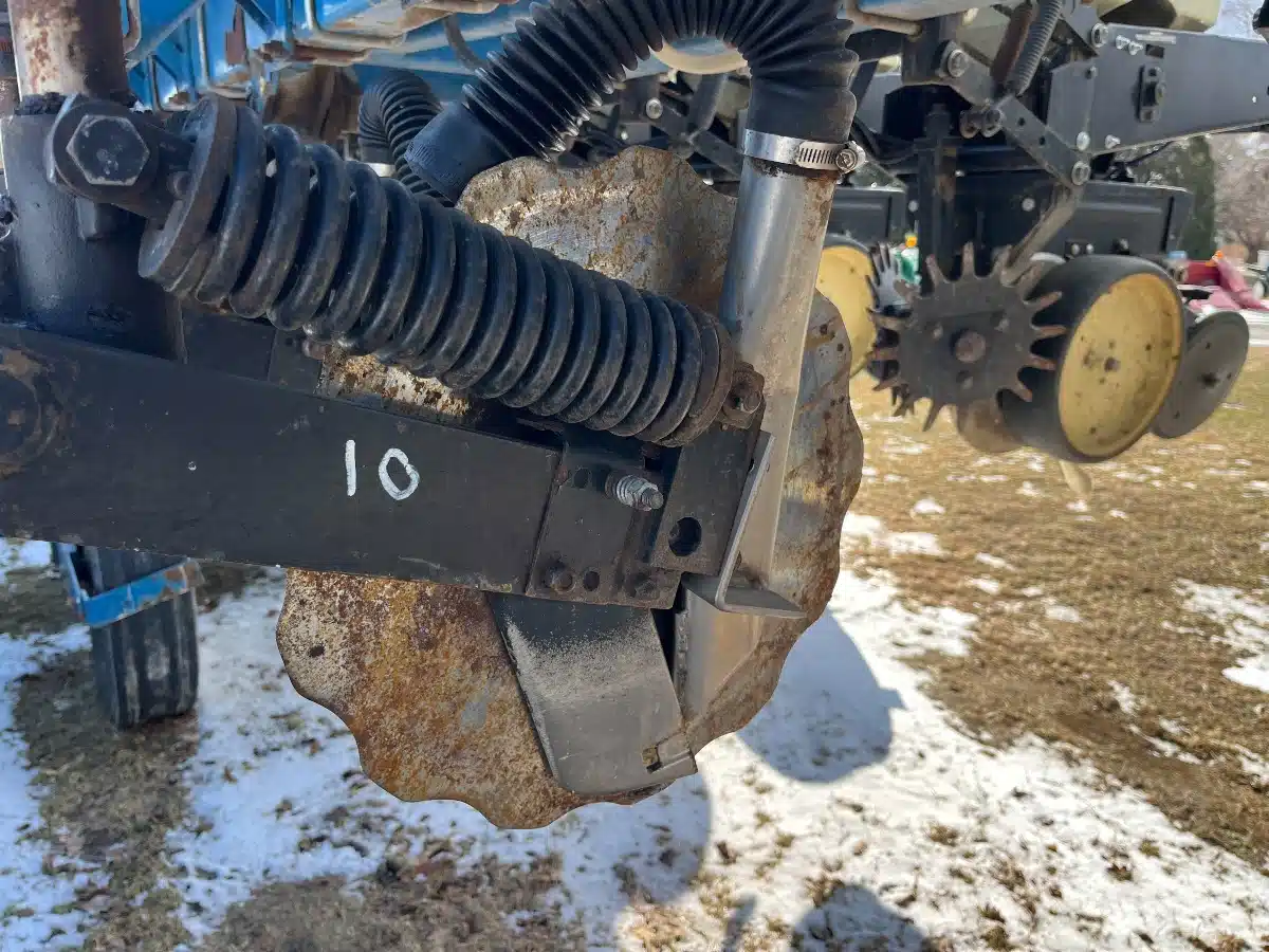 Gallery image 2 for Kinze 2600 Planter