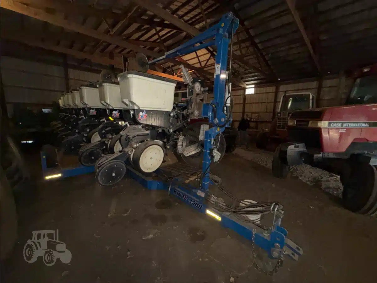Gallery image 2 for 2015 Kinze 3500 Planter