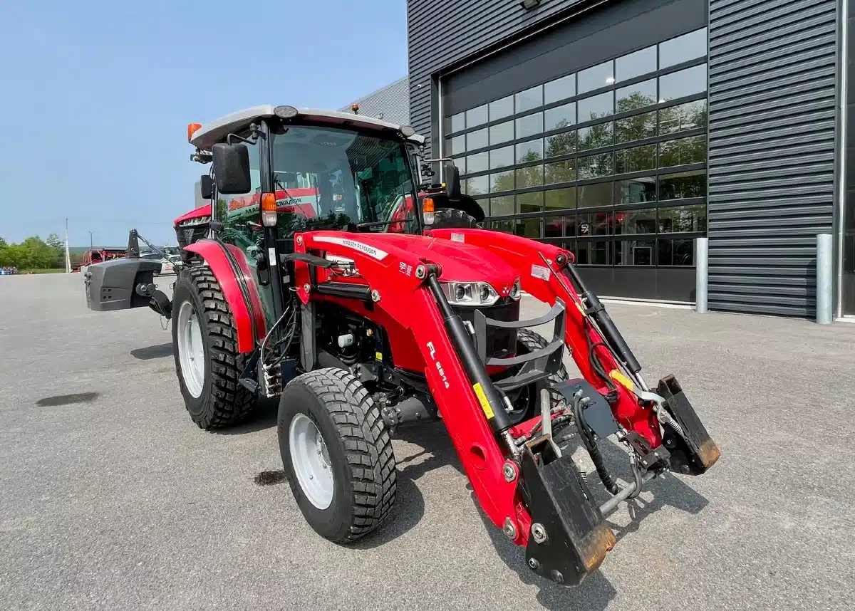 Gallery image 2 for Used 2021 Massey Ferguson 2860M Tractor