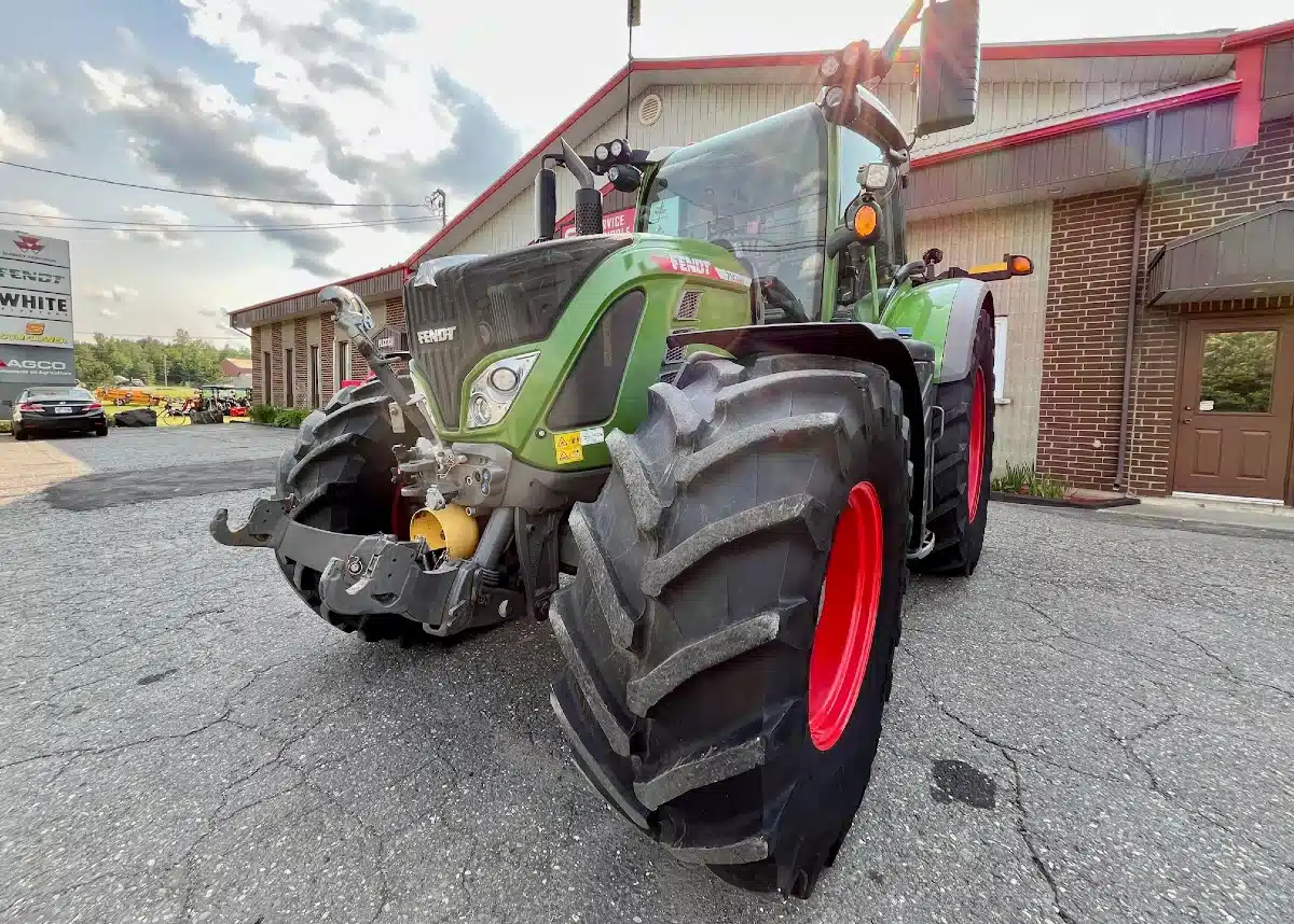 Gallery image 2 for Used 2022 Fendt 724 VARIO Tractor