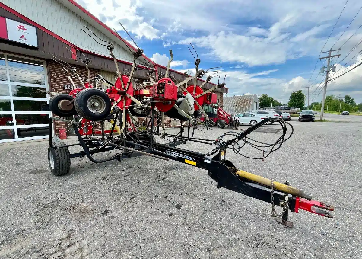 Gallery image 2 for Used 2014 Massey TD1665 Tedder Rake