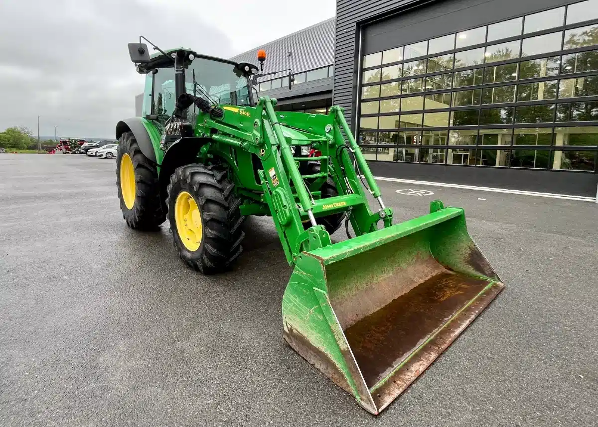 Gallery image 1 for Used 2018 John Deere 5115R Tractor