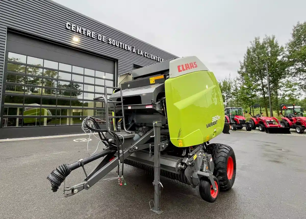 Gallery image 1 for Used 2014 CLAAS VARIANT 360RC Round Baler