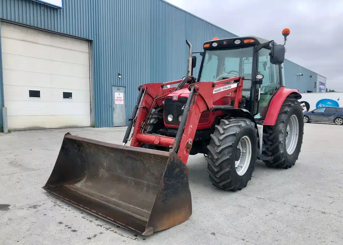 Gallery image 1 for Used 2005 Massey Ferguson 5455 Tractor