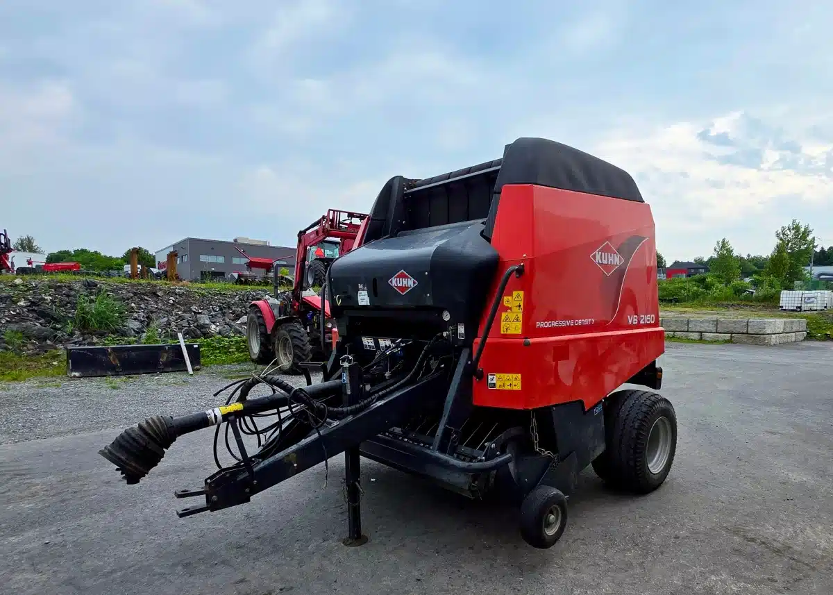 Gallery image 2 for Used 2014 Kuhn VB 2160 Round Baler