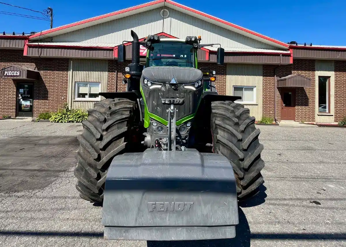 Gallery image 2 for Used 2024 Fendt 1042 VARIO Tractor