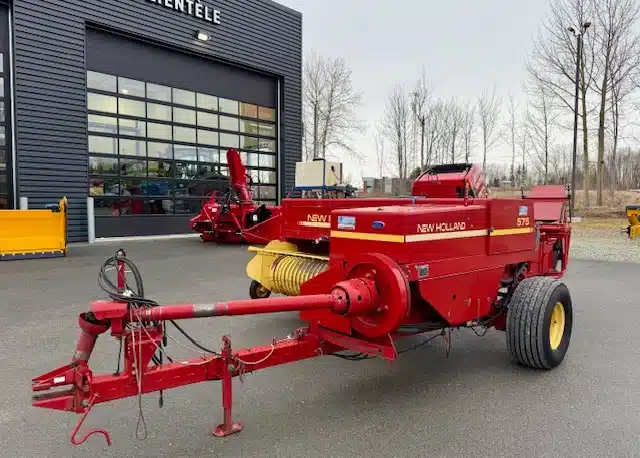 Gallery image 2 for New Holland 575 Square Baler - Small