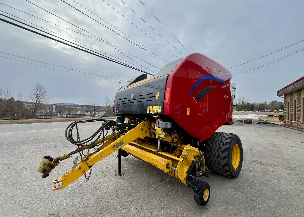 Gallery image 2 for 2023 New Holland PRO-BELT 450 Round Baler