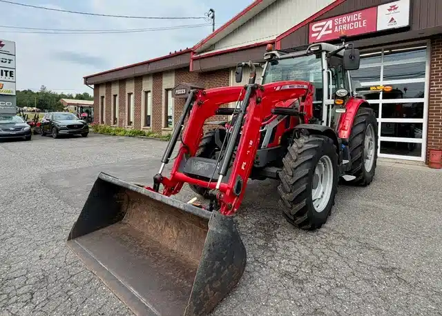 Photo de la Galerie 1 pour 2022 Massey Ferguson 5S.135 Tracteur
