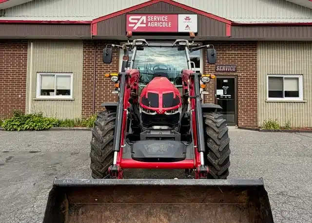 Photo de la Galerie 2 pour 2022 Massey Ferguson 5S.135 Tracteur