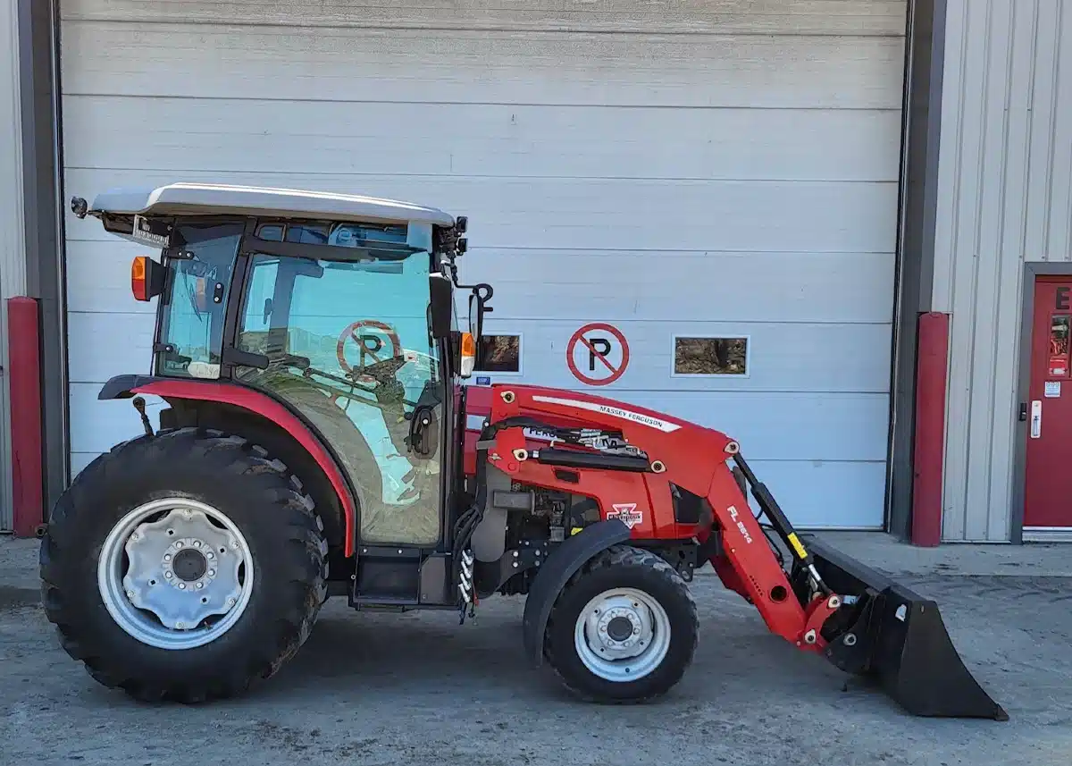 Gallery image 1 for 2021 Massey Ferguson 2860M Tractor