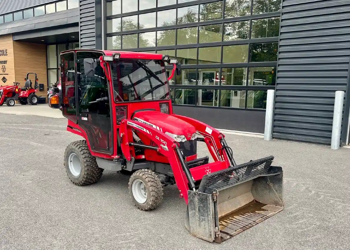 Gallery image 1 for 2011 Massey Ferguson GC2400 Tractor