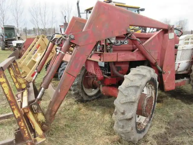 Gallery image 2 for Used White 1534 Front End Loader
