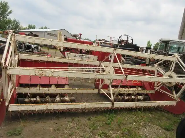 Gallery image 1 for Used International Harvester 12 Header - Auger