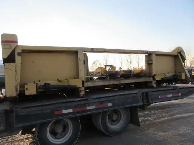 Gallery image 2 for Used New Holland 974 Header - Row Crop