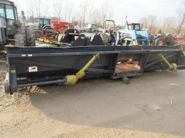 Gallery image 2 for Used Agco 636 Header - Row Crop