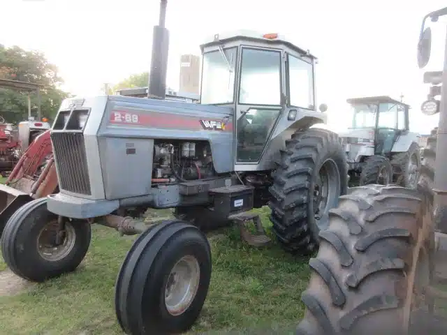 Gallery image 2 for Used 1985 White 2-88 Tractor