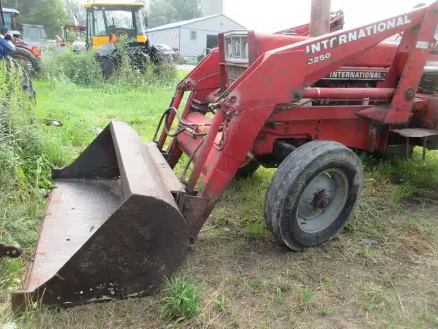 Gallery image 2 for Used Case IH 2250 Front End Loader