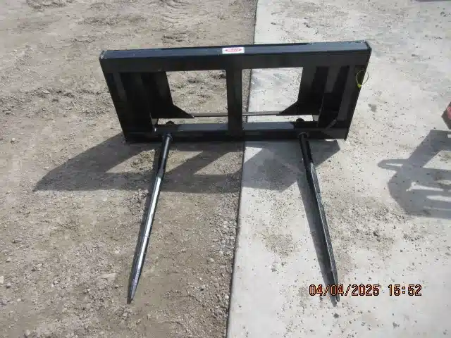 Gallery image 1 for New 2025 Walco 39" Bale Spear