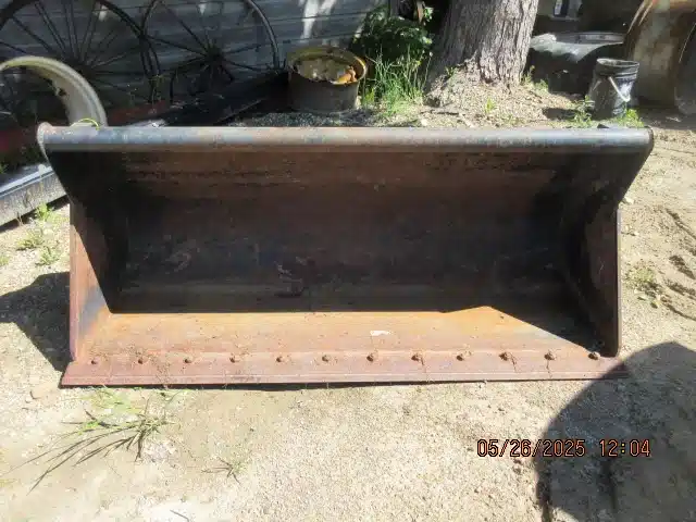 Gallery image 1 for Used Kubota GP72 Bucket