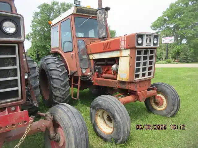 Gallery image 2 for Used 1974 International Harvester HYDRO 100 Tractor
