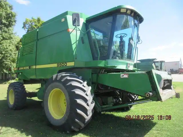Gallery image 2 for Used 1992 John Deere 9500 Combine