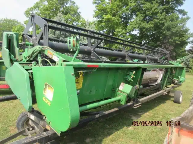 Gallery image 2 for Used John Deere 922F Header - Flex