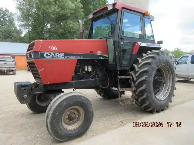 Gallery image 1 for Used 1986 Case 2096 Tractor