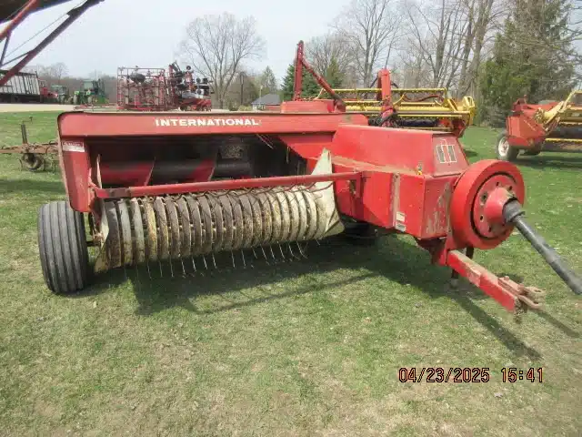 Used International Harvester 435 Square Baler - Small