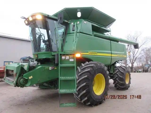 Used 2002 John Deere 9650 STS Combine