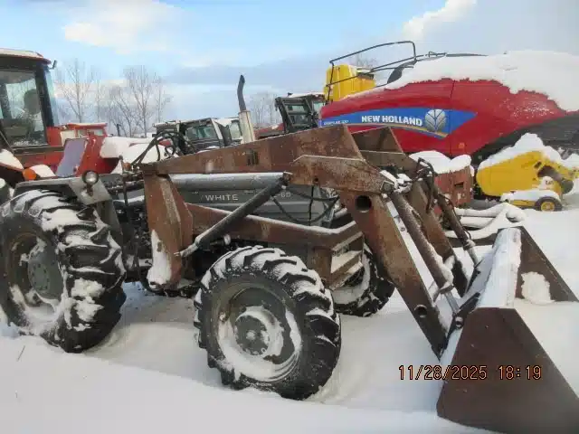 Gallery image 1 for 1977 White 2-60 Tractor