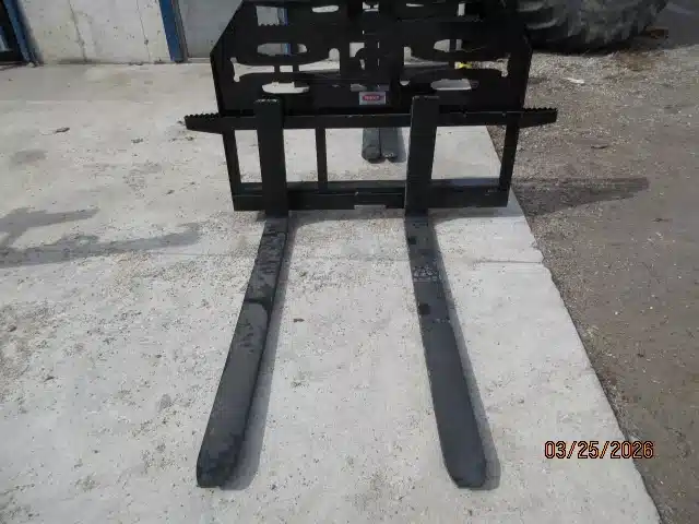 Gallery image 1 for 2026 Walco 3700 LBS Pallet Fork