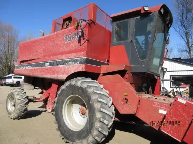 Gallery image 2 for 1988 Case IH 1640 Combine