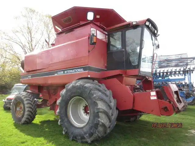 Gallery image 2 for 1993 Case IH 1666 Combine