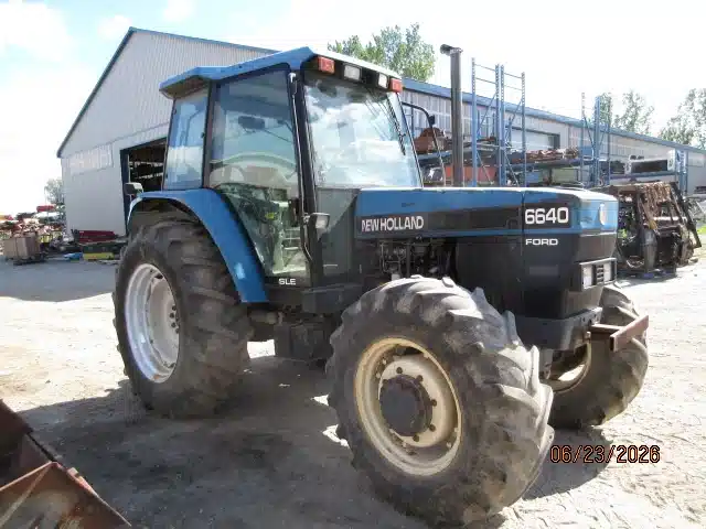 Photo de la Galerie 2 pour 1996 Ford 6640 Tracteur