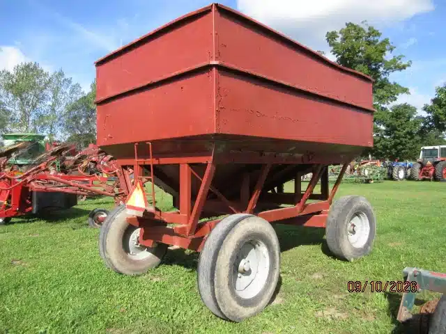 Gallery image 2 for Martin Farm Wagons 385 Gravity Box