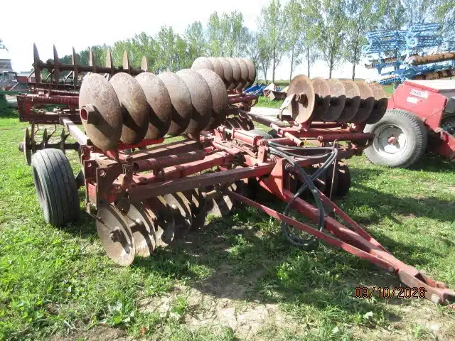 Gallery image 1 for Massey Ferguson 520 Disc