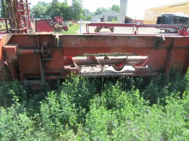 Gallery image 2 for Used Massey Ferguson 1143 Header - Row Crop