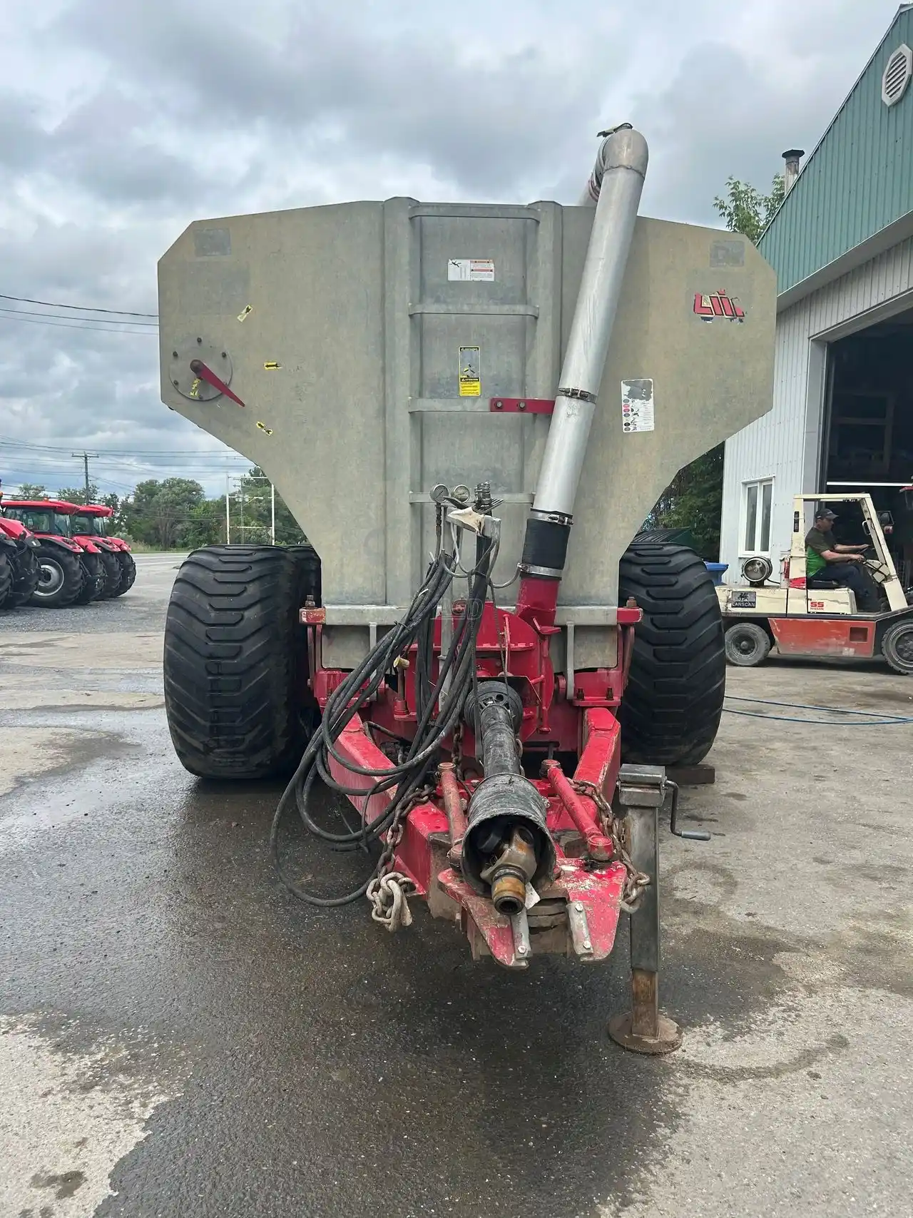 Gallery image 1 for Used DM Machinerie 5400 Manure Spreader Liquid