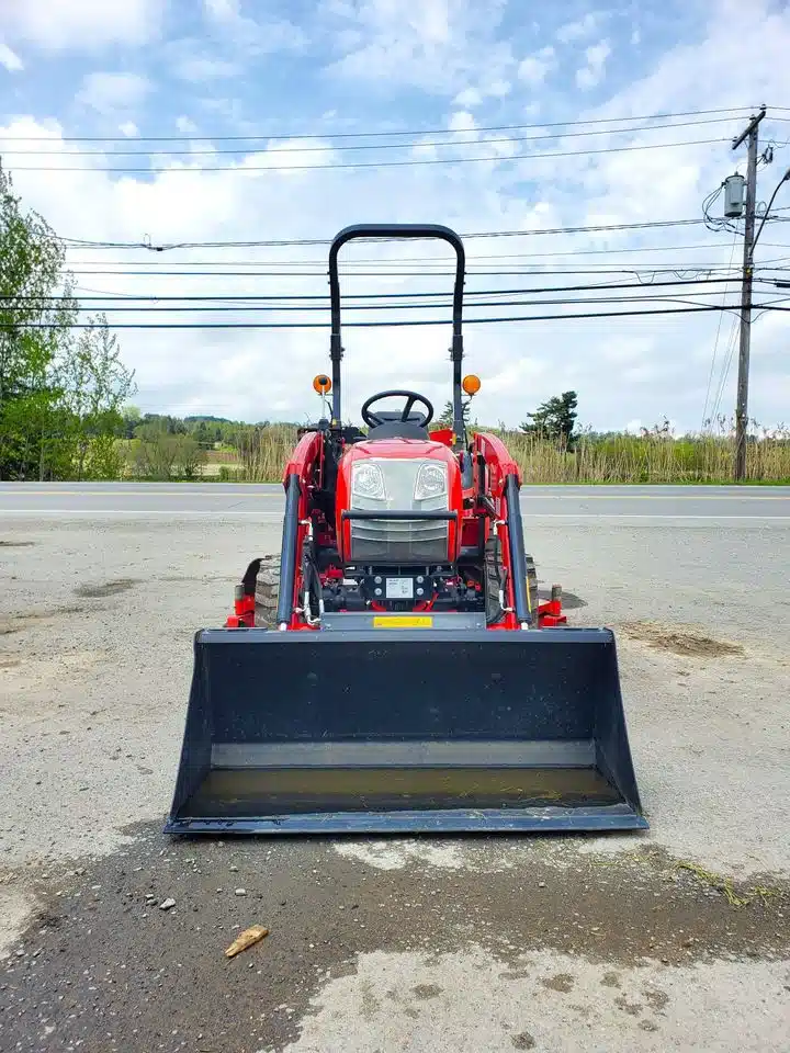 Gallery image 2 for New 2023 McCormick X1.25H Tractor
