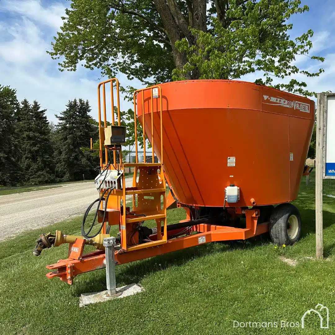 Gallery image 1 for Used Valmetal V-MIX 500 TMR Mixer