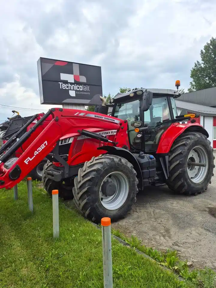 Gallery image 1 for Used 2021 Massey Ferguson 7718S Tractor